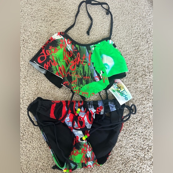 New high Tide jamaican style swimsuit - Picture 7 of 7